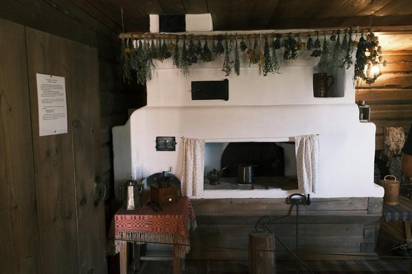 Chic Decluttering: Stylish Strategies for Transforming Your UK Home